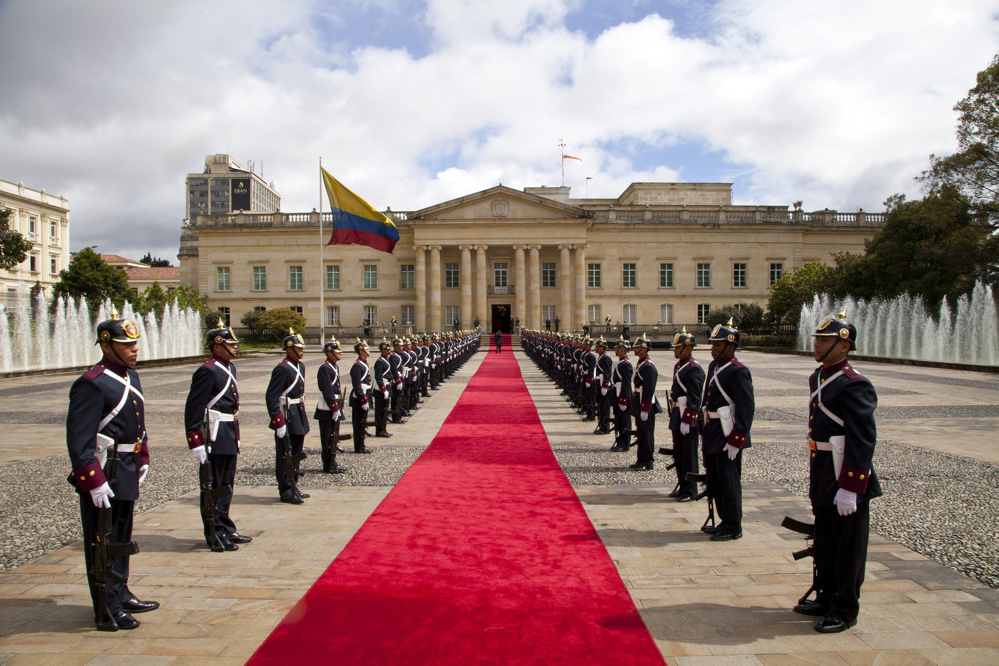 Rodrigo Londoño, alias "Timochenko" has set his eyes on a 4-year term at the Palacio de Nariño.